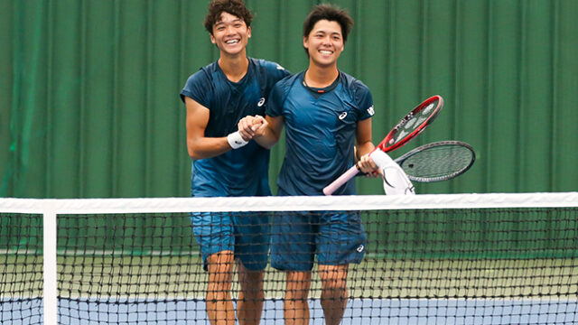 男子ダブルス２組が快勝で２回戦へ。試合順延の吉岡は巻き返せず