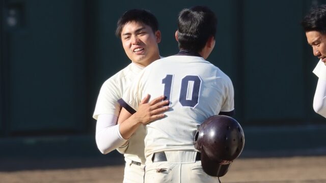 延長１３回、４時間１０分の死闘　惜敗も「やり切った」／決勝　中大戦