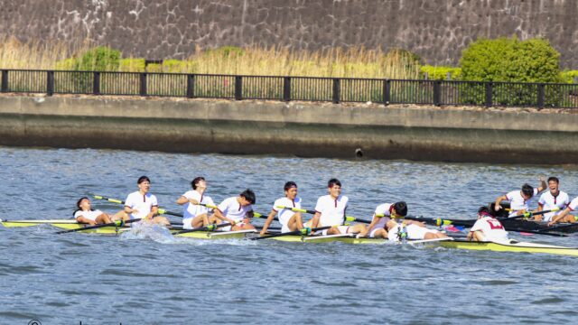 これぞ大学スポーツ、東京・隅田川で繰り広げられた伝統の一戦