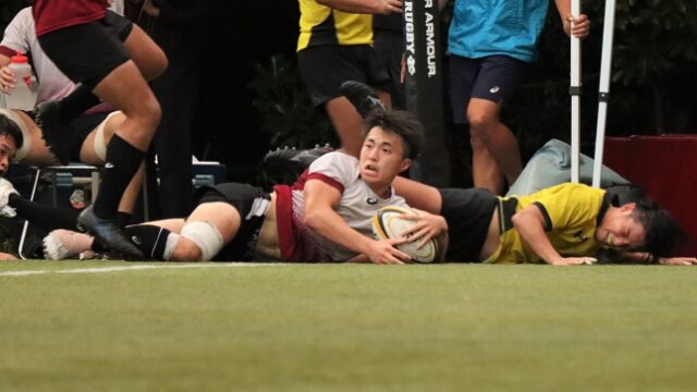 試合終了間際の逆転トライで慶大Cに勝利