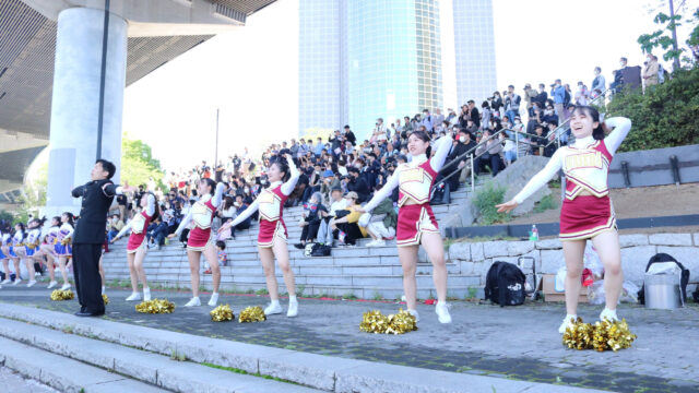 悔しい結果に終わるも、４年ぶりに観客と盛り上がる！　早慶レガッタ応援