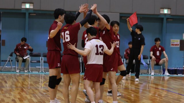 攻守に優れたバレーを展開し勝利へ　優勝に向けて望みをつなぐ