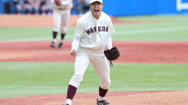 ２度追いつかれるも前田健副将の満塁打など逆転は許さず　最後は連投の伊藤樹が締め、賜杯の行方は２季連続の優勝決定戦へ／慶大２回戦