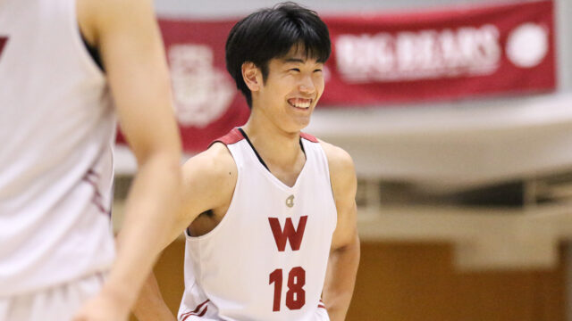 【男子バスケ】明大に勝利し単独首位浮上！　57年ぶり優勝へ歴史的快進撃は続く