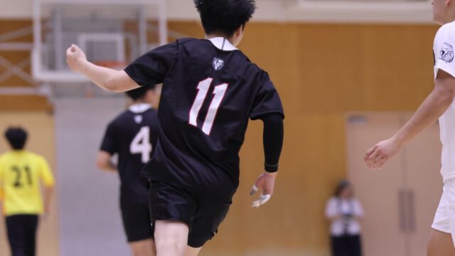【男子ハンドボール】　日体大に敗戦　巧みなシュートで得点重ねるもペースつかめず　