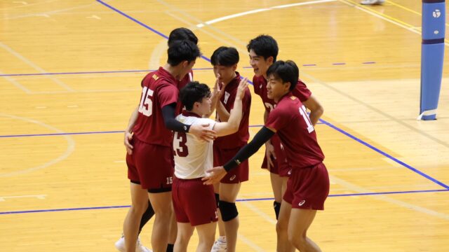 【男子バレー】東海大に危なげなく勝利！現在２位でリーグ戦４週目を終えた