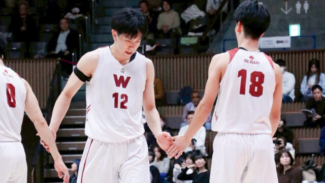 【男子バスケ】死闘を制し、前回王者の日大を撃破！　23年ぶりのベスト４進出を果たす