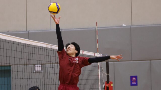 攻撃力で東京学芸大に先取するも、第２セットは接戦を落とした