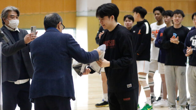 【男子バスケ】明大に敗れ六大学リーグ準優勝　下山がアシスト王、遠藤が３Ｐ王を獲得