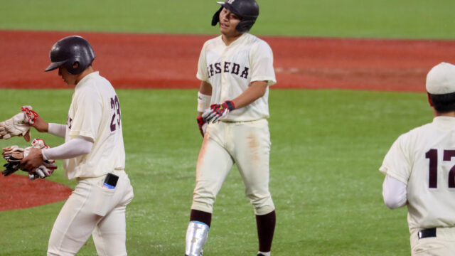 【野球】雨中の乱打戦で痛恨の敗北　賜杯奪還に黄色信号／法大３回戦